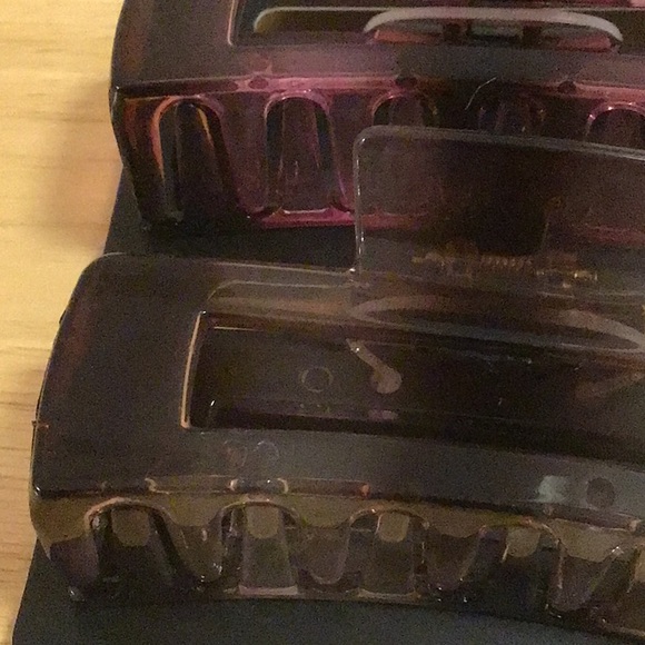 bebe Large Hair Clips - Picture 8 of 10